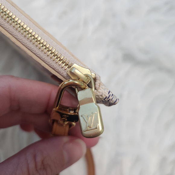 Authentic Louis Vuitton Damier Azur Pouchette PM - Picture 4 of 15